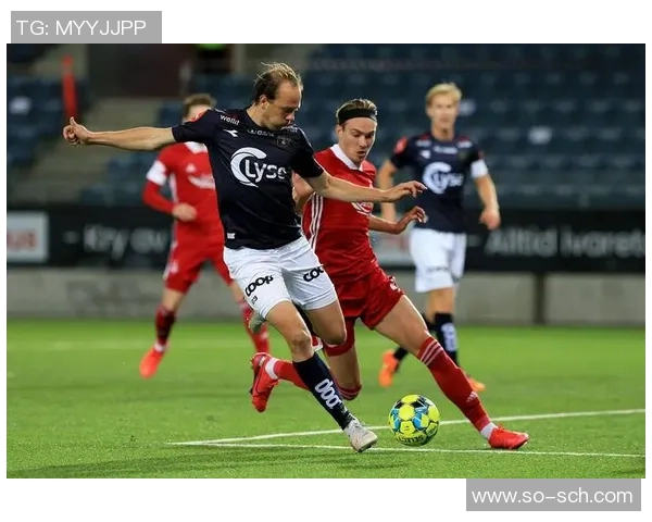 球星脚下生风展现高超控球技巧带球灵巧过杆彰显非凡实力