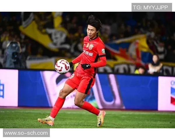 中国足球崛起新星崭露头角未来之星肩负重任奋力拼搏图腾 中国足球崛起新星崭露头角未来之星肩负重任奋力拼搏图腾